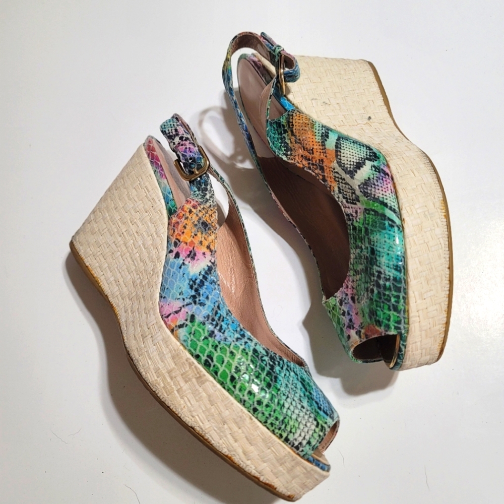 Stuart Weitzman Wedge Platform Slingback Sandals Size 9 Green Blue Snake Print